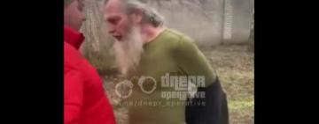 На Дніпропетровщині п’яний священник з кулаками накинувся на перехожих (відео)