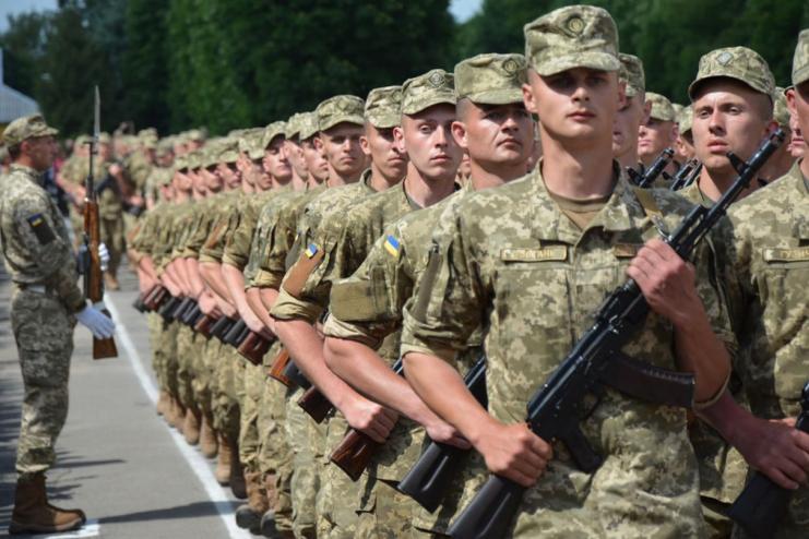 Після перемоги над РФ українська армія перейде на контрактну основу — Шмигаль