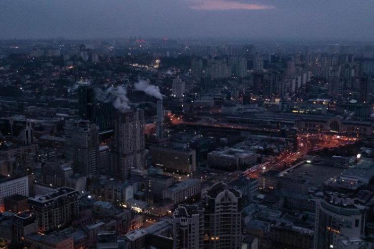 Через холодну погоду відключення електроенергії в Україні можливі не лише вдень, а й уночі