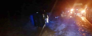 Шестеро людей травмовані: на трасі «Одеса-Рені» через ожеледицю перекинувся мікроавтобус