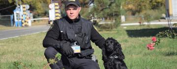 «За Зевса буду нищити ворога безжально та до останнього» - кінолог Ізмаїльського загону пообіцяв помститися окупантам за чотирилапого друга