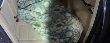 Під час огляду автомобіля на кордоні з Угорщиною прикордонники виявили військовозобов’язаного, який ховався під ковдрою