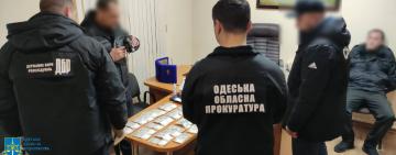 На Одещині затримано поліцейського, який збирав “данину” з підприємців