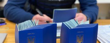 Посадовців Одеського морпорту викрито на схемах оформлення документів моряків