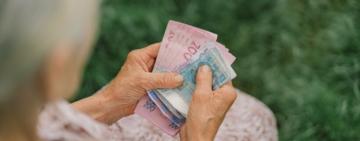 ДІЮЧИМ ЗАКОНОДАВСТВОМ НЕПРАЦЮЮЧИМ ПЕНСІОНЕРАМ ПЕРЕДБАЧЕНІ ДЕКІЛЬКА ДОПЛАТ ДО ПЕНСІЙ