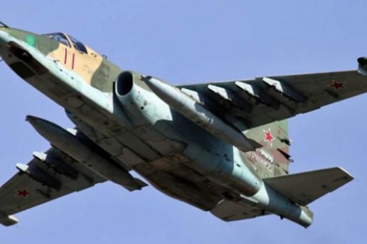 Для підтримки нового наступу Росія стягує до кордонів з Україною літаки, - Financial Times