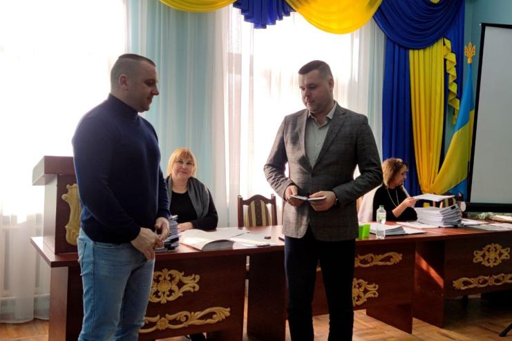 На черговій сесії Кілійської міської ради представили депутата, який набув повноважень