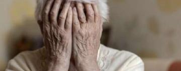 На Одещині 35-річному чоловіку, який систематично знущався над 72-річною матір’ю, винесли «м’який» вирок