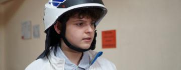 Рятувальники нагородили 13-річного школяра за допомогу постраждалим після удару по будинку у Дніпрі