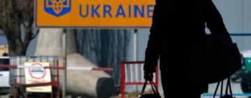 Деяким українцям стане складніше виїхати за кордон