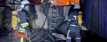 1500 м² пожежі: у Білгород-Дністровському районі горів склад