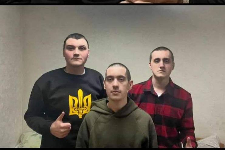 Трьох Захисників Зміїного з Кілії, які нещодавно повернулися з полону, Зеленський нагородив орденами