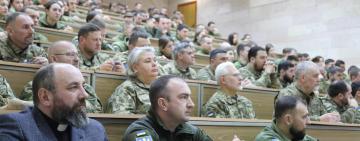Перші українські військові капелани проходять відповідну військову підготовку