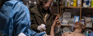 "Я жонатий!": волонтерка-медик розповіла неймовірну історію з  Бахмутського медичного стабпункту