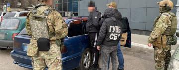 Видурювали гроші у родичів загиблих воїнів ЗСУ: на Одещині СБУ викрила шахраїв