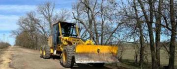 В Теплицькій громаді власними силами відновлюють проїжджуваність доріг