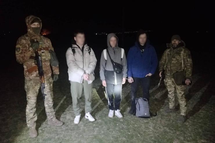 У Болградському районі прикордонники затримали чергову трійку ухилянтів