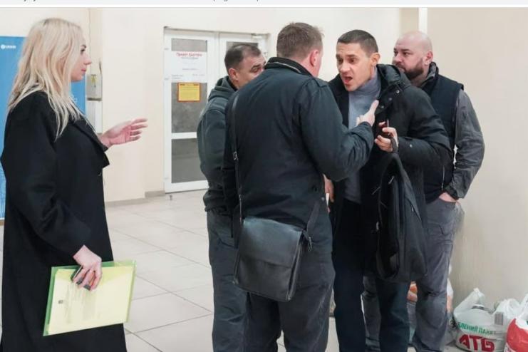 Скандал в будівлі видавництва «Чорномор’я»: одеські поліцейські розпочали два кримінальні провадження