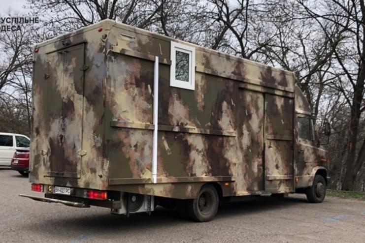 В Одесі показали пересувний стоматологічний кабінет, який поїде на деокуповані території