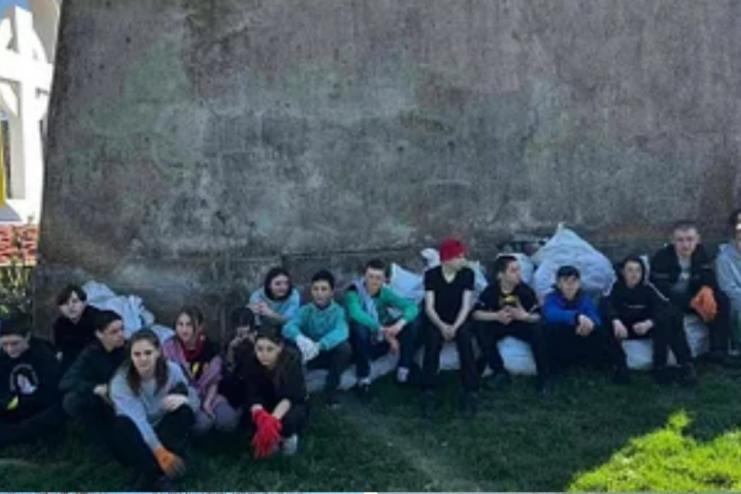 Заклади освіти Теплицької громади беруть активну участь у наведенні санітарного порядку