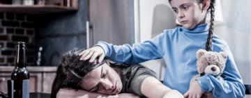 На Одещині мати вісьмох дітей отримує допомогу від держави, але витрачає кошти на оковиту