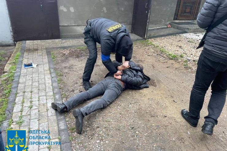 Головного спеціаліста однієї з райадміністрацій Одеської міськради викрили на корупції