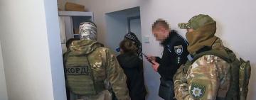 Одеситка втягувала уразливу категорію дівчат у заняття проституцією