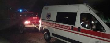 На Одещині рятувальники витягли "швидку" з бездоріжжя