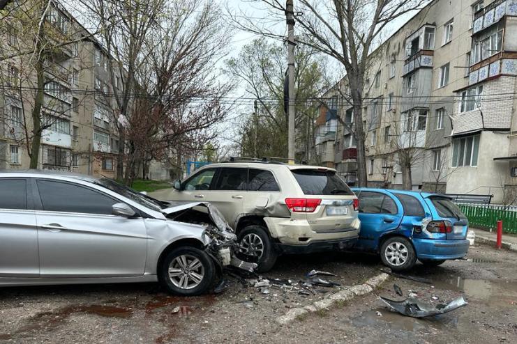 У Болграді втікач із контрафактними тютюновими виробами допустив ДТП
