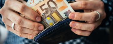 Рада звільнила біженців від необхідності декларувати отриману за кордоном допомогу 