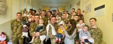 У Львові військові стали хрещеними батьками для 16 сиріт з Луганщини