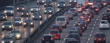 Німеччина забов’яже українських біженців реєструвати автомобілі після року перебування в країні