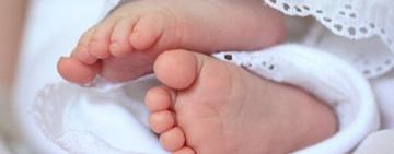 На Одещині під під'їзд будинку підкинули немовля