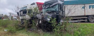 В масштабній трощі на трасі Одеса-Рені постраждали двоє дорослих і дитина: рух транспорту ускладнено