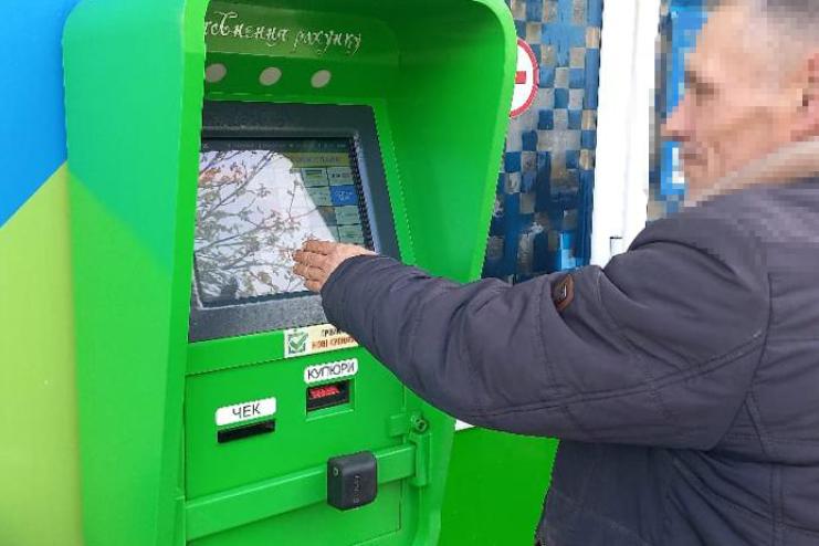 8 років за 8 тисяч: на Одещині фанат азартних ігор обікрав термінал самообслуговування 