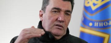 Не треба нас садити за стіл переговорів, дайте нам достатньо зброї, - Данілов про "мирні ініціативи"