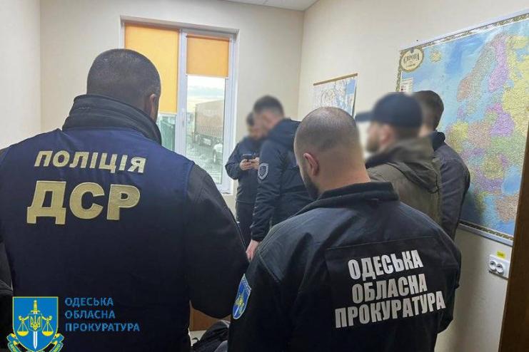 СХЕМА «ЗАРОБІТКУ» НА ВВЕЗЕННІ ГЕНЕРАТОРІВ: справу одеського митника скерували до суду