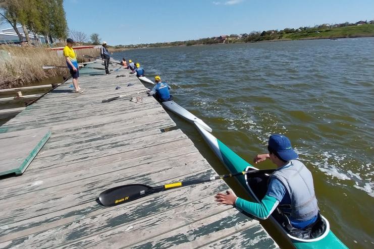 Вилківські веслярі на обласних змаганнях вибороли одразу шість медалей