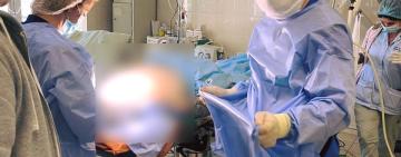 Сантиметровий уламок ракети пройшов через мозок: українські лікарі прооперували дівчину, яка вижила дивом після атаки росіян в Умані