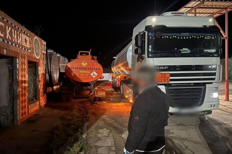 Правоохоронці вилучили 35 тонн пального на заправках Одещини та Миколаївщини