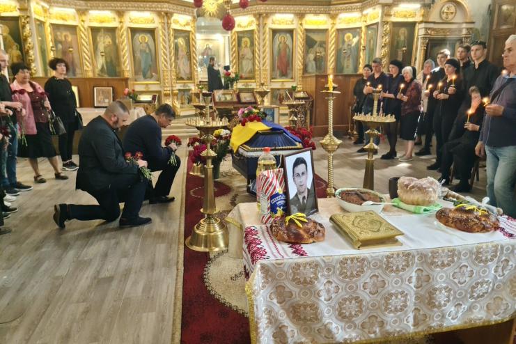 ВІН ЗАХИЩАВ УКРАЇНУ ПІД ФОРТЕЦЕЮ БАХМУТ: В ІЗМАЇЛІ ПРОЩАЛИСЬ З ГЕРОЄМ-ПРИКОРДОННИКОМ ГЕННАДІЄМ ГОРШКОВИМ