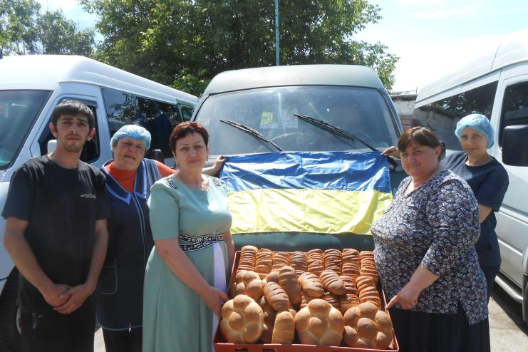 Духмяний хліб та автівка для ЗСУ від Тарутинського хлібозаводу