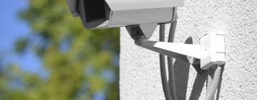 СБУ закликає власників вуличних вебкамер припинити онлайн-трансляції, бо ворог може використовувати їх для обстрілів України