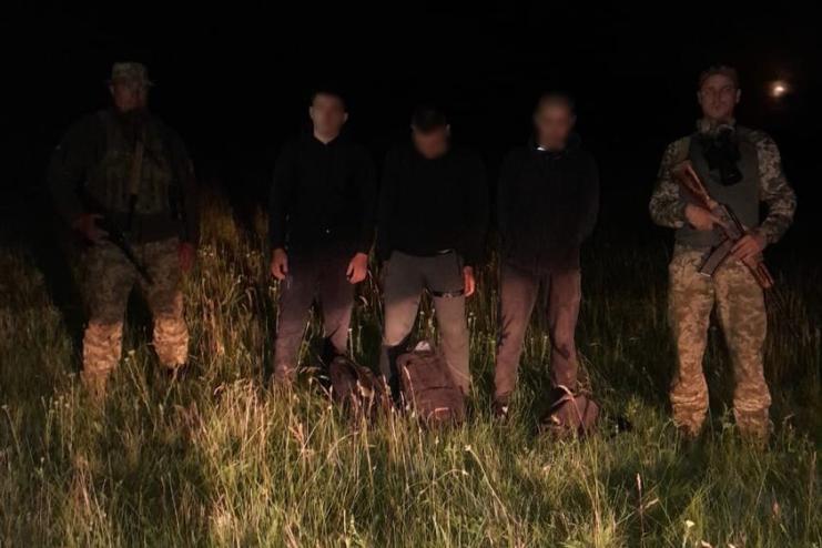 В Болградському районі прикордонникам довелось пострілами зупиняти порушників кордону