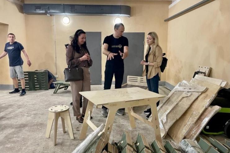 Литовські волонтери облаштовують сховища у Херсоні