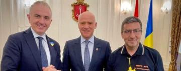 Гуманітарка з Італії: Одесі подарували машину «швидкої» та медичні матеріали