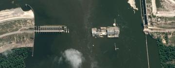 Вода відходить: опубліковано нові супутникові знімки підірваної ворогом Каховської ГЕС