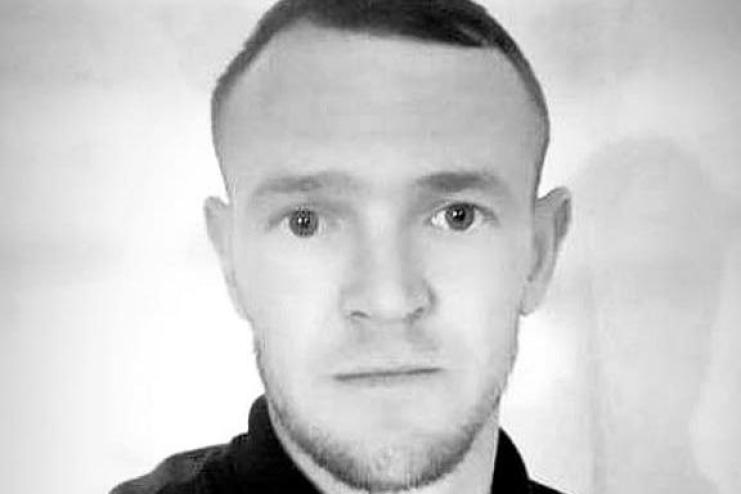 Теплицька громада зазнала важкої втрати: боронячи країну на Бахмутському напрямку загинув 33-річний Денис Рошков