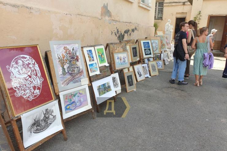 Море краси і квітів: одеський Худграф підбив підсумки навчального року