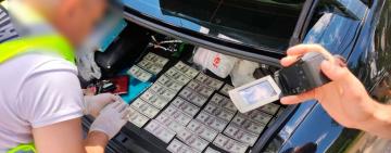 На Буковині «ворожка» і адвокат ошукали директора медичного центру на суму понад 300 тисяч доларів США